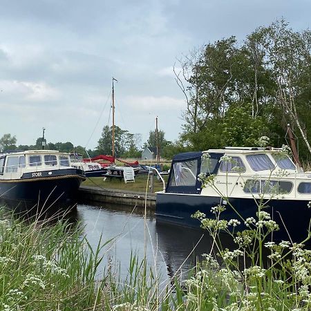 Boat Allemansfreon - Kamperen Op Het Water - Niet Om Mee Te Varen - Read Host Profile-Lees Hostprofiel Jutrijp Ngoại thất bức ảnh