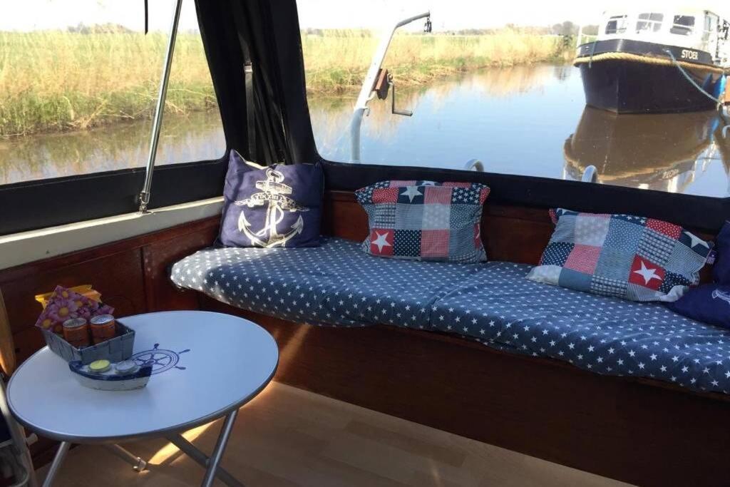 Boat Allemansfreon - Kamperen Op Het Water - Niet Om Mee Te Varen - Read Host Profile-Lees Hostprofiel Jutrijp Ngoại thất bức ảnh