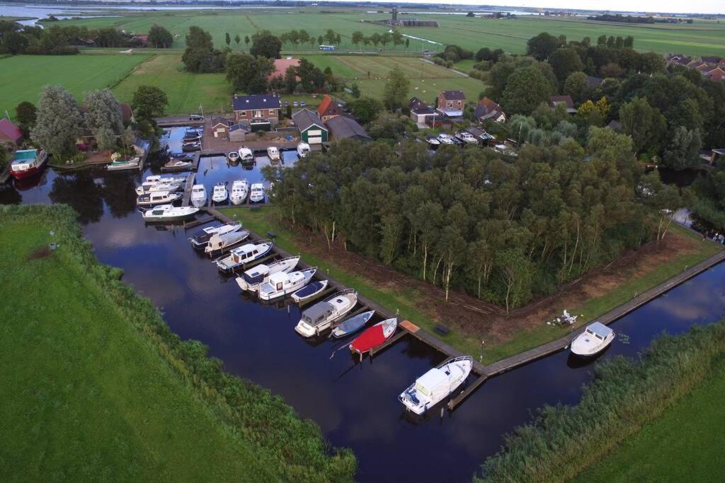 Boat Allemansfreon - Kamperen Op Het Water - Niet Om Mee Te Varen - Read Host Profile-Lees Hostprofiel Jutrijp Ngoại thất bức ảnh