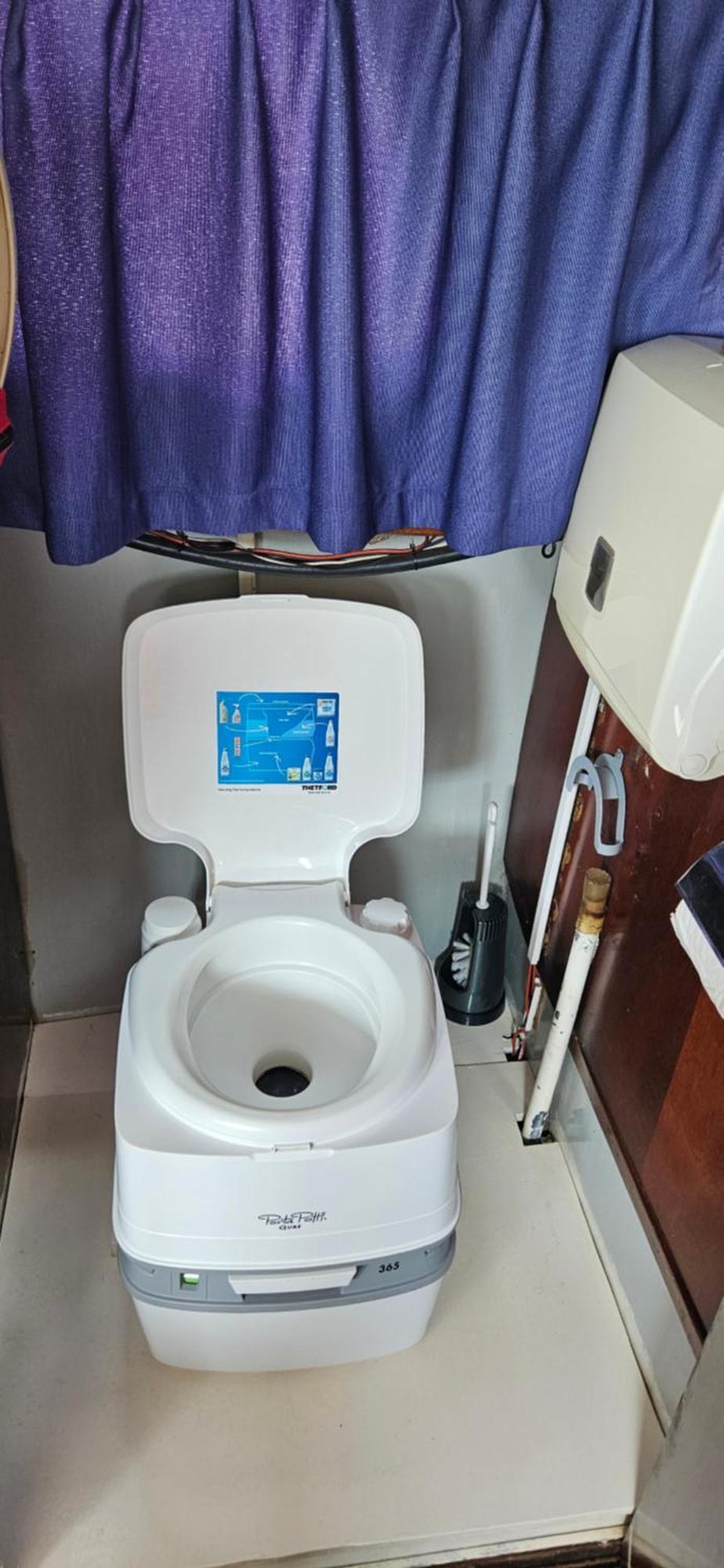 Boat Allemansfreon - Kamperen Op Het Water - Niet Om Mee Te Varen - Read Host Profile-Lees Hostprofiel Jutrijp Ngoại thất bức ảnh