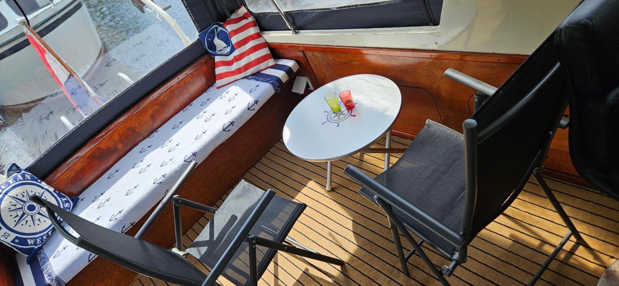 Boat Allemansfreon - Kamperen Op Het Water - Niet Om Mee Te Varen - Read Host Profile-Lees Hostprofiel Jutrijp Ngoại thất bức ảnh